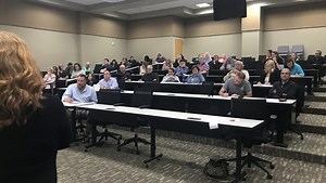 City considers limiting tour hours