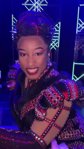 Shake my hand in character! Which one is your fave? #sixthemusical #musicaltheatre #broadway