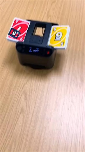 Stop cheaters with this automatic card shuffler 🃏🤯 | UNILAD Tech