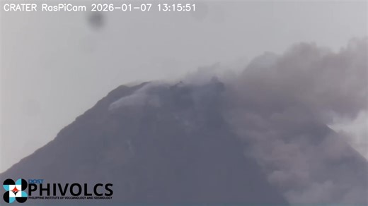 WATCH: Mayon Volcano in Albay released a plume of ash, rocks, and gas after a part of its lava dome collapsed again. Phivolcs recorded 16 pyroclastic density currents, locally called “uson,” in the afternoon of Jan. 7. The volcano is still under Alert Level 3, and authorities advised the public against entry into the six-kilometer permanent danger zone. 📹 Phivolcs | NewsWatch Plus Philippines