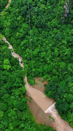 The rebound at Zhangjiajie Glass Bridge Bungee
