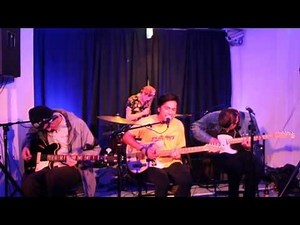 FIDLAR - Awkward - Live at Big Deal Music (11/20/13)