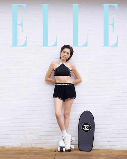 ELLE Taiwan on Instagram: "#ELLE封面大人物 許瑋甯忍不住感動的情緒，聲音些微顫抖的在臺上發表得獎感言， 這是她繼《16 個夏天》奪得最佳女配角獎後， 相隔8年再次站上金鐘獎舞臺，憑藉影集《她和她的她》 榮獲「迷你劇集女主角獎」。從綠葉到紅花，角色從傻白甜到解離症患者，她手中緊握的獎座是得來不易。 👉🏻追蹤 @elletaiwan 看完整封面專訪 EDITOR IN CHIEF_KAYT HSUEH PHOTOGRAPH_KUO HAN KAO PROJECT MANAGEMENT_DOMINIQUE CHIANG STYLIST_KATE CHEN STYLIST ASSISTANT_VIVIAN LU, LINDA LIN TEXT_ALLISON CHEN EDIT_DOMINIQUE CHIANG MAKE UP_JIMY WU HAIR_AMBER VIDEO PRODUCER_ESTHER PAI VIDEO PHOTOGRAPHER_ASHE CHEN, SKY YU, LYZ VIDEO EDITOR_HSINGYUN WANG #el