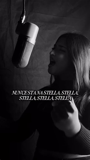 Delia 🎶 on Instagram: "🎶 Stelle parla di legami che non sanno dire addio. Di chi diventa casa, voce, sottofondo della vita. 🌌 🔥 Se ti ha emozionato, dimmelo nei commenti. #Stelle #Delia #MusicaItaliana #Cover #Musica amore, mancanza, delia, emozione, voce"