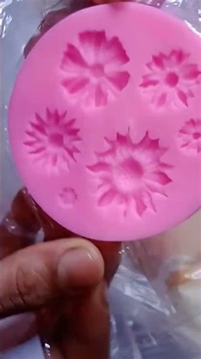 chocolate fondant Tori kara Jonno sunflower molded use#cake # chocolate# fondant# decoration