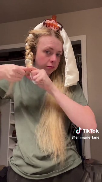 DIY Heatless Curls with Pillowcase: Overnight Tutorial