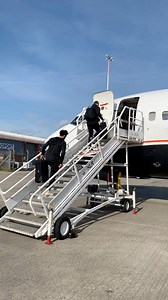 Liverpool players flying out to London this evening for a HUGE FA Cup Final against Chelsea! 🔴🛫 Good luck, Reds, and bring the trophy home! 👊🏆 | Liverpool John Lennon Airport