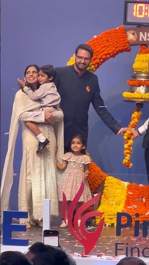 Isha Ambani & Family ✨👨‍👩‍👧 | Beautiful Moments at NSE Ceremony | Grace, Love & Ambani Elegance