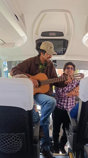 Gracias Dios Tayta, Dios Churin, Dios espíritu santo Gracias Mary Ann Robbat Rolando Aliaga Luis Ernesto Aliaga Jackeline Fernández Baca Urruchi | Ernesto Aliaga Montesinos