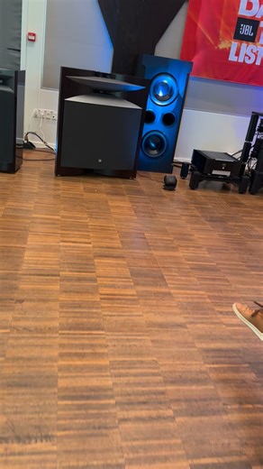 Bulow Steensen JBL / Harman setup from Sound Society 2025 🔊🔥 Show back on 2026 28 Feb / 1 March in Denmark. • JBL Everest, featuring a 4” compression driver and dual 15” woofers (142 kg each). • 2 × JBL SSW1 subwoofers, each weighing 159 kg and equipped with dual 15” bass drivers. • JBL SDP-58 processor with built-in streaming and Dirac Bass Control room EQ. • JBL MA4-D power amplifiers for the subwoofers, delivering 4 × 2600 watts at 8 ohms to the subs. • Mark Levinson No.536 monoblock amplif