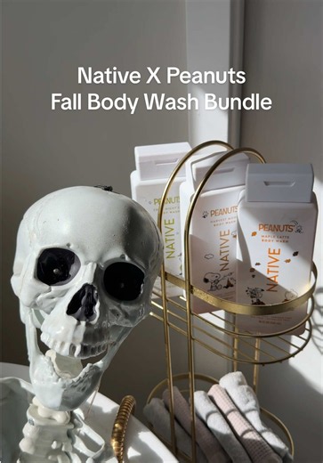 Peanuts fans! This @Native fall body wash bundle smells like a 90s Halloween in the best possible way 🍁🍂🙌 #peanuts #nativebodywash #fallscents #bodywashbundle #90shalloween