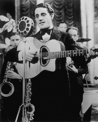 The Death of the Crooner Al Bowlly: 17 April 1941. - Flashbak