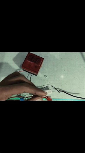 Learn how to convert a DC voltage meter into an ampere meter with this simple step-by-step guide! 🔧 This video is perfect for electronics enthusiasts looking to create a basic tool for measuring current in circuits. 🔧 What You’ll Learn: Tools and components needed for the conversion Step-by-step instructions to modify the DC meter Safety tips for handling electrical components ⚠️ Reminder: Always double-check connections to prevent circuit damage or inaccurate readings. Don’t forget to like, c