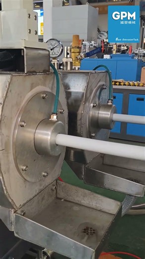 High-efficiency plastic pipe production line with dual output for PVC/PE/PPR pipes#shorts