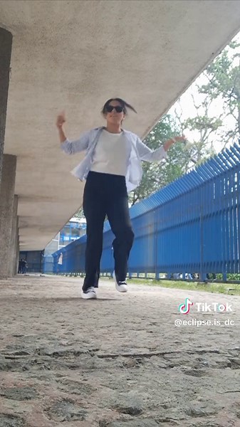 Who wanna rock with Eclipse? 🌘 #jennie #likejennie #dancechallenge #dancecover #dancecoverkpop #KPop #kpopfyp #fyp