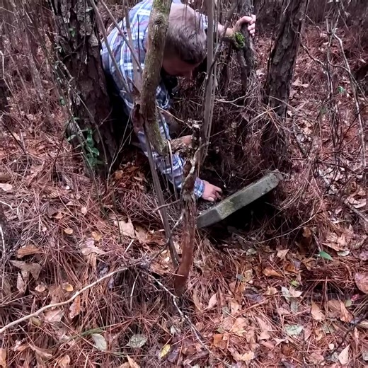 Juniper, Georgia was once a thriving industrial town built around water power, mills, and cotton gins. Today, almost nothing remains—except for the old cemetery. #adventuresintohistory #history #forgottencemetery #bestmoments | Adventures Into History