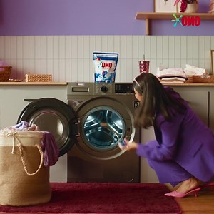 Stay on trend and power up your wash with New OMO power capsules. | OMO Arabia