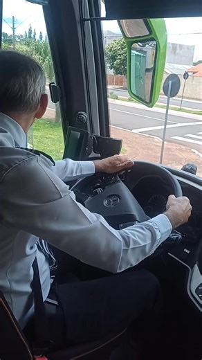 Condução Piloto Automático: Explorando Viagens de Ônibus