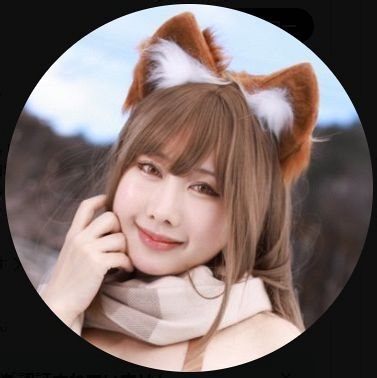 「冷やデカSiri」コスプレーヤー・鳥海かう、川辺で“競泳”97センチ後ろ撮にファン歓喜「目の保養」「見返り美人」