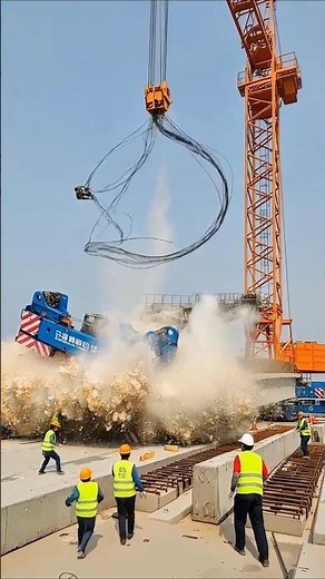 200 Ton Crane Cable Snaps! Massive Concrete Beam Falls During Bridge Construction 😱💥 #fail #disaster
