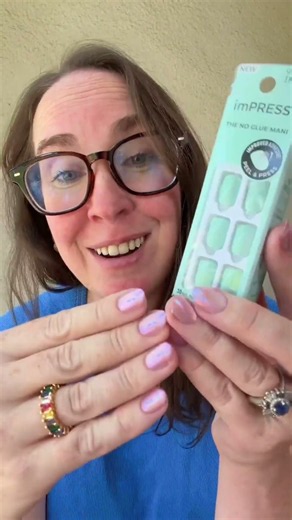 Trying these no-glue nails!