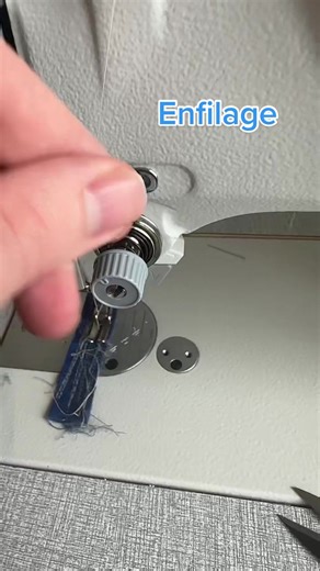 Réponse à @couturièreenformation Voici comment on enfile une machine à couffe industrielle ? #couture #tutocouture #couturedebutant