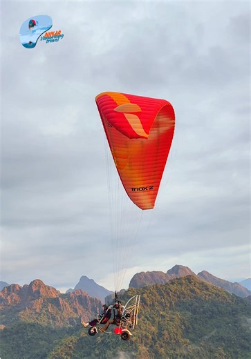 ภูเขาวังเวียงจากมุมสูง พารามอเตอร์ — จองด่วน ราคาพิเศษ Vang Vieng mountains from above Paramotor flight — Book now, special price 📩📩📩 LINE: jah_96 WhatsApp: 02097173208 Instagrams: ninja_vangviangtravel #วังเวียงล่าสุด #พารามอเตอร์วังเวียง #paramotorvangvieng #laos🇱🇦 #vangvieng