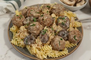 Slow Cooker Meatball Stroganoff
