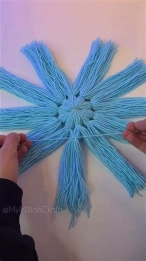 Cute DIY rug with just yarn and scissors. So simple. #DIY #Crafting