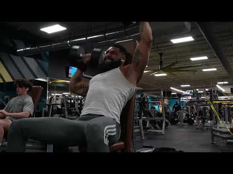 HOW TO GET A BIG SHOULDERS