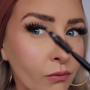 4.3K views · 60 reactions | Tip Tuesday ✨⁣ ⁣ Need to remove any lint or dust off of your Lashify lashes? No problem! Watch @lashify.jill show you the best way to achieve this without messing up your fresh set of Gossamers. ⁣ Featured lash map: D.12 (x2) D.14 (x2) D.16, D.18 stack: A.12, A.14 (x3) on end ✨⁣ | Lashify | Facebook