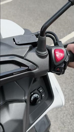 Hear the 2026 Yamaha Tricity 300 for yourself! #yamaha #300cc #tricity300 #shorts