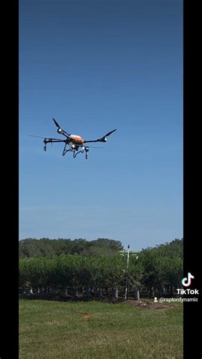 #HD580 Coming in HOT 🔥 Getting 'er done 🤠 #BeastMode 40mph! Vector brings the ease of use you #love with the field-tough hardware you need. Awesome Capacity and High Flow Rate | #Productive & Easy to Use | All-Day RC | Rapid Battery Cooling 🚁💦 18.5 Gal (70L) #Spraying Tank, 10.56 Gal (40L) /min Maximum #flow rate 🚁🍃 176.37 lbs (80kg) #Spreading tank, 661.38 lbs (300kg) /min #seeding speed 🚁🦾 167.55 lbs (76kg) Maximum thrust of single motor set 18 m/s or 40.3mph Maximum #FlightSpeed 🔋 30