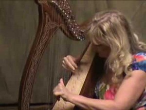 Roosebeck Minstrel Harp TM, 29 Strings (HMNA) Played by Harpist Victoria Schultz-Scarborough Fair