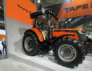 Deutz-Fahr Serie 8, XXL-Futtermischwagen und Tafe-Traktoren am Messe-Montag