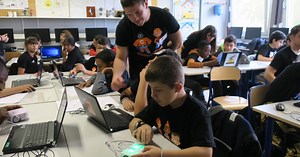 Technologie | Jeunesse. Avec des collégiens mulhousiens: « savoir comment on construit des jeux vidéo »