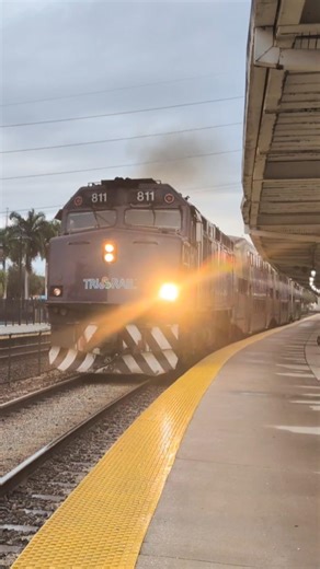 Tri-Rail 811 Leads P637 at West Palm Beach, FL