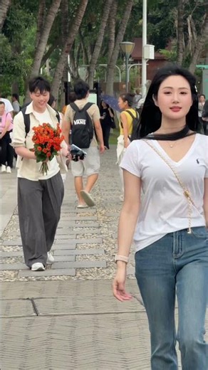 Sending flowers to strangers #The ritual of a bouquet of flowers never goes out of style