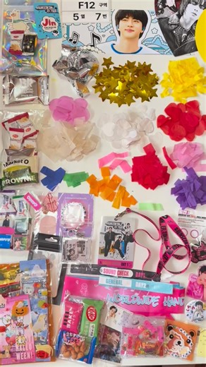 bright side - fanmade art & merch, open for personalized items on Instagram: "i will cherish this for the rest of my life 🥹🩵 thank you so much for the freebies! it was great meeting you guys 🥹💜 @foreverkookie_ @jimnmyg @sambyyu @jsharleen78 @ilovuyl a big big thank u also to all my followers who said hi 🥹 it felt so surreal to finally meet you guys in real life 🫂 had so much fun!! if u guys have our photos pls send 💜 the other freebie bags didn’t have usernames but if u see your freebies 