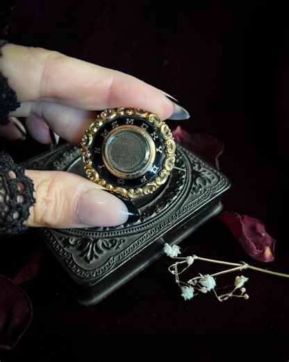 Victorian "in Memory Of" Hairwork Mourning Pin, Gilt & Black Enamel Pinchbeck Style Memorial Brooch - Etsy