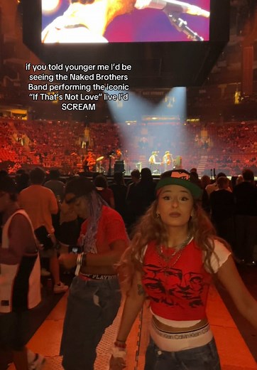 Billie Eilish Toronto Concert Highlights | Nat & Alex Wolff Performance