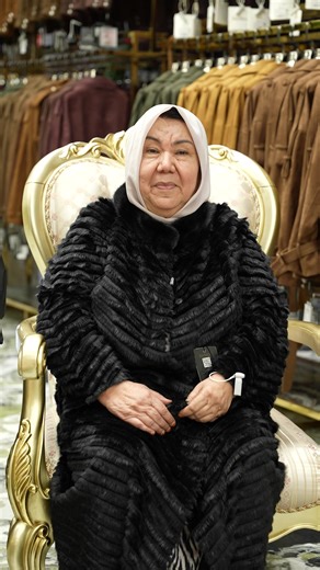 Mijozimizga o’zlariga tanlagan shubalari juda ham yoqdi. 🤩 Ular vaqtida kelib chegirmaga ulgurib qoldilar. Endi navbat sizga keldi.😉 Bemalol oilaviy kelavering. Hozirda 2–3 qavatlardan 40% chegirmada kiyim xarid qilsangiz, 1 1 AKSIYADA 1-qavatdan istalgan kiyimni BEPUL tanlab olasiz! Sizni IMPERIA’da kutamiz 😊 📞 Murojaat uchun: 998(90) 999-37-09 📍Manzil: Toshkent, Shumanay 4-proyezd, 52-uy 🚕 Yetkazib berish xizmati mavjud! #shuba #palto #chegirma #uzbekistan #imperia_shuba_mex