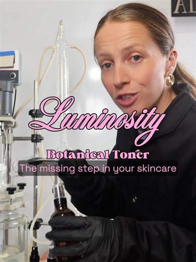 Most toners are designed to strip the skin, the luminosity is designed to restore. Chamomile hydrosol to calm. Green tea blue lotus to protect. Niacinamide hyaluronic acid to support the barrier. This toner is so different from the rose water I was using, it hydrates my skin and gived it such a good glow, I love it! When your skin feels balanced, it functions better, and the glow follows! #holisticskincare #toner #botanicalskincare #naturalskincare #naturalskincareproducts