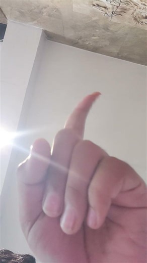 alien finger
