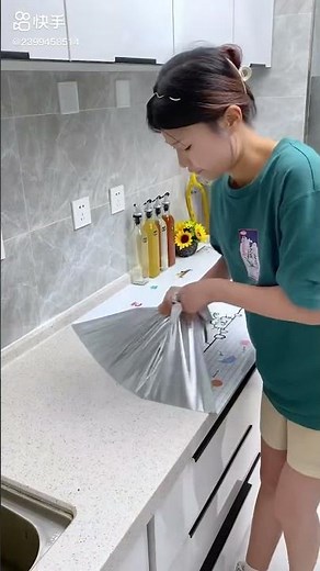 كيف احافظ على نظافة المطبخ افكار جلاد لاصق لمنع تجمع الطعام على اسطح المطبخ 😳😳😳😳😳😳