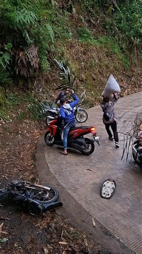 Lain Kali Kalau Bawa Karung Itu Di Ikat Jadi Begini Kan 🤣🤣🤣🤣#fypシ #viral