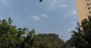 RFA直击报导： 进出南伞严查手机禁外媒    志愿者遭暗杀或涉谍报消息被封