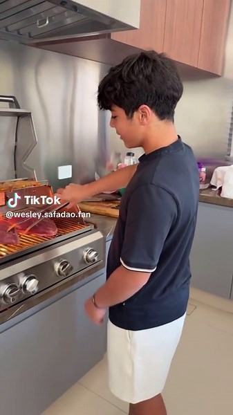 Os vídeos de Wesley safadão (@wesley.saffadao) com som original - Wesley safadão