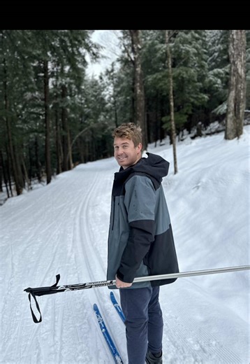 First time cross country skiing at the von Trapp Family Lodge & Resort … Anyone have any good techniques on cross country skiing? Taking advice😂 #crosscountryskiing #wipeout #vontrapp