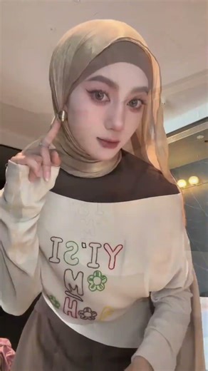 Simple & Elegant Hijab Style | Beautiful Scarf Tutorial